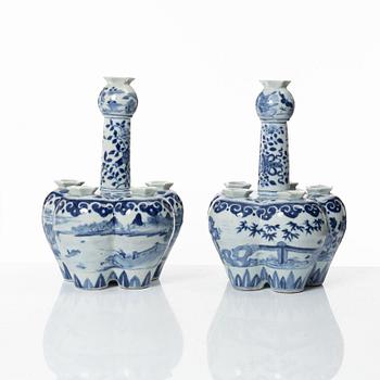 Two Chinese blue and white porcelain tulip vases, 20th century.