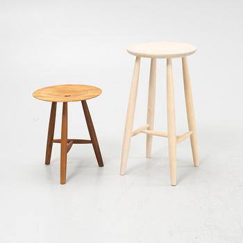 A birch bar stool and an oak stool, Norrgavel.