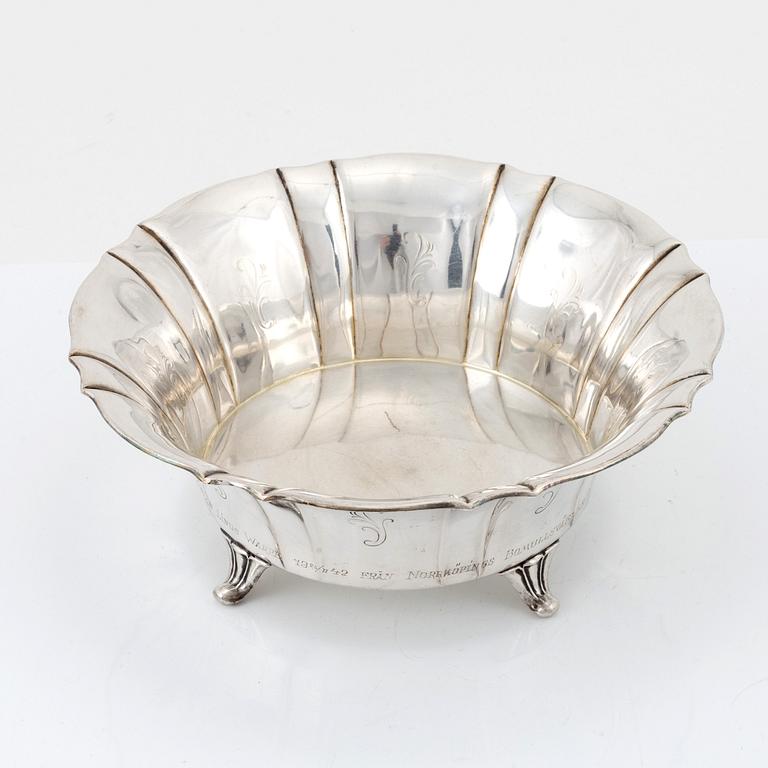 GAB, skål på fötter, silver, Stockholm 1928.