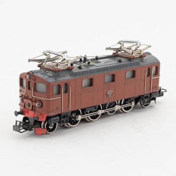 Märklin, electrical locomotive model 3018, gauge H0, in box.