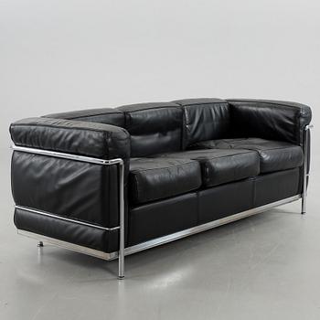 SOFFA, "LC 2", Le Corbusier, Pierre Jeanneret och Charlotte Perriand, Cassina, Italien.
