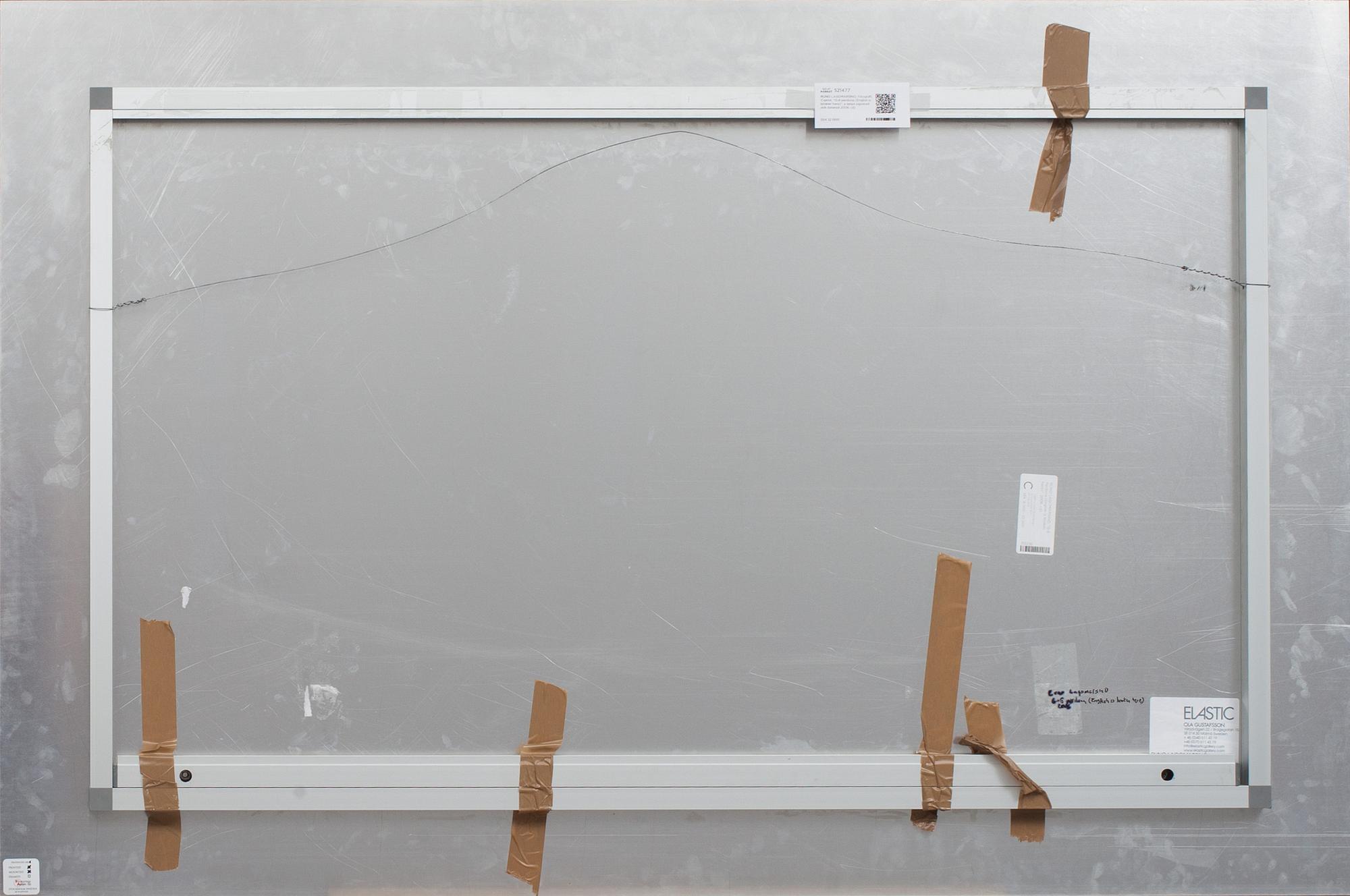 RUNO LAGOMARSINO, fotografi, C-print, "G-8 perdona (English is broken here)", a tergo signerad och daterad 2006.