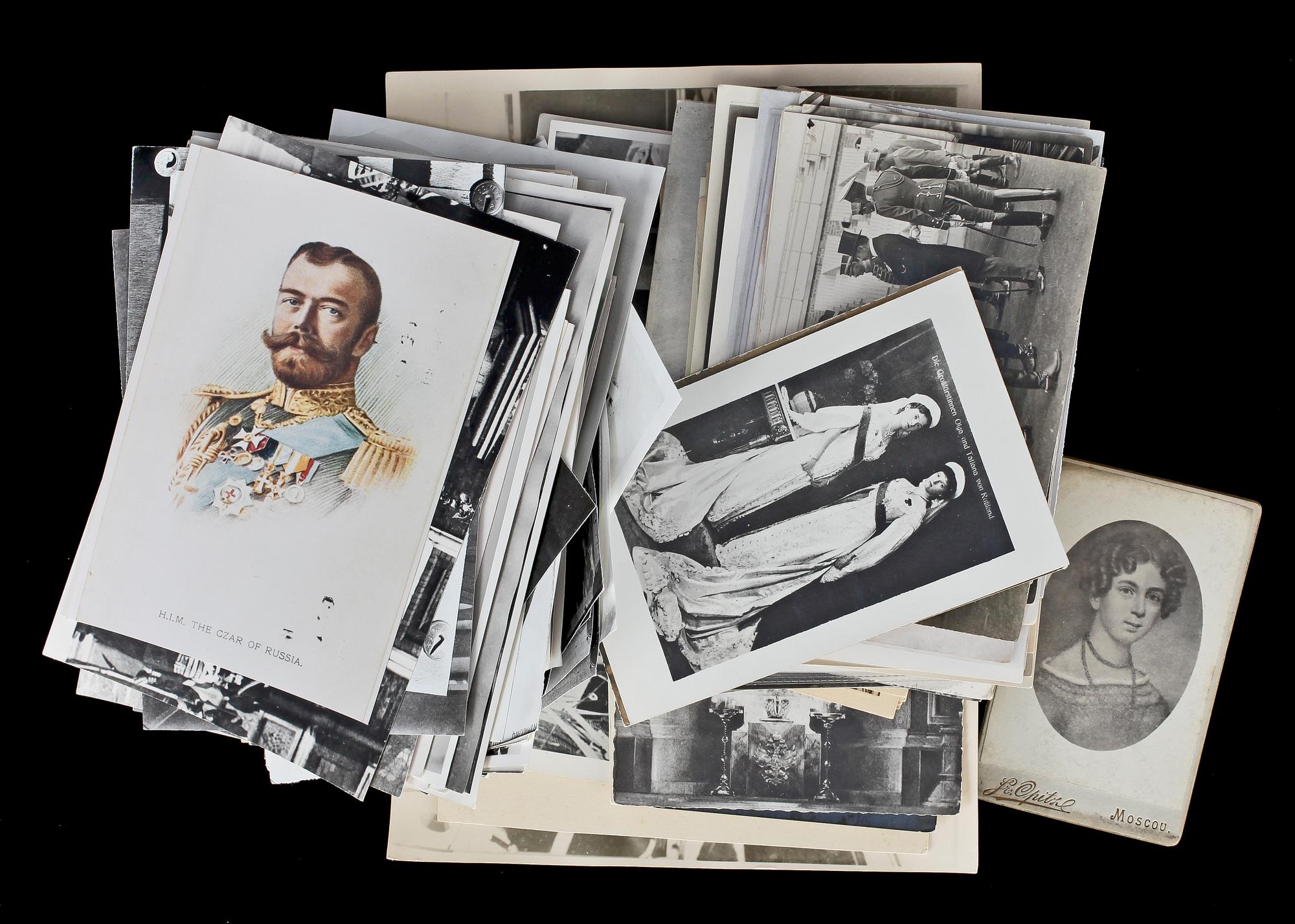 PARTI FOTOGRAFIER OCH VYKORT, ca 100 st, tidigt 1900-tal till sent 1900-tal.