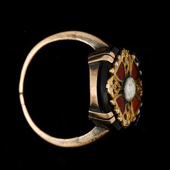 RING, 14k guld med senare monterad St Annaorden. Vikt 4,6g.