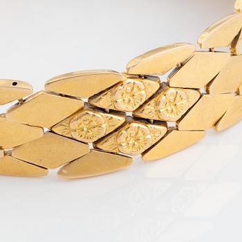 18K gold bracelet, Italy.