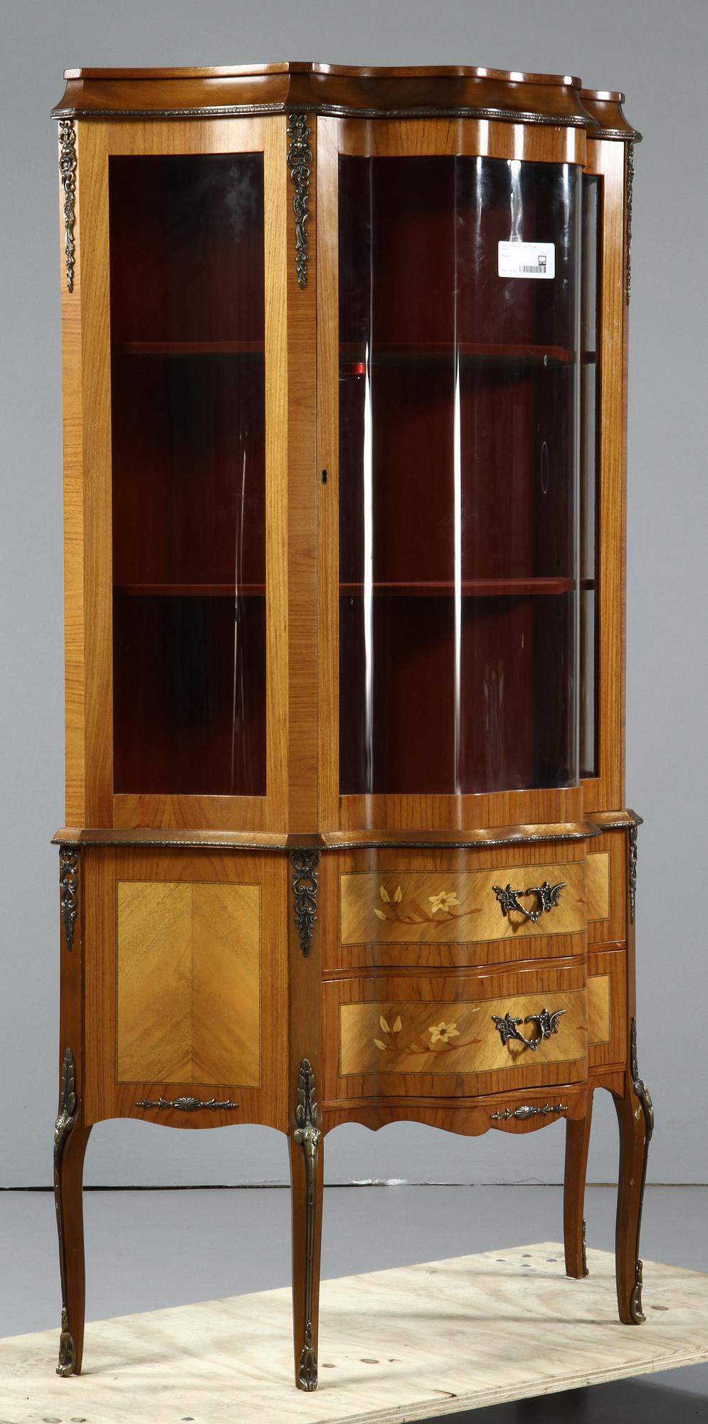 VITRINSKÅP, Louis XV-stil, 1900-tal.