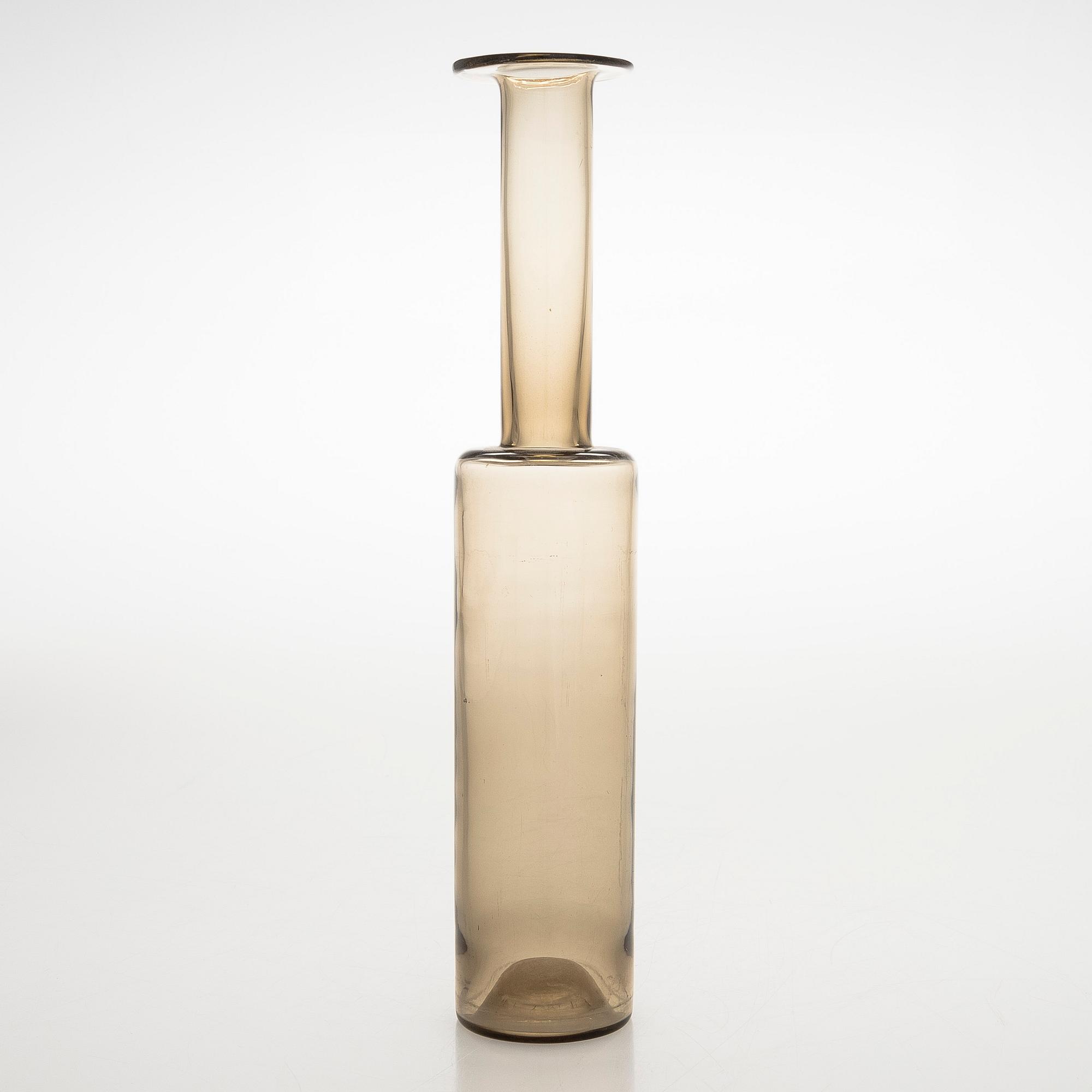 Nanny Still, flaska, modell 1737, signerad Riihimäen Lasi O.Y. Nanny Still.