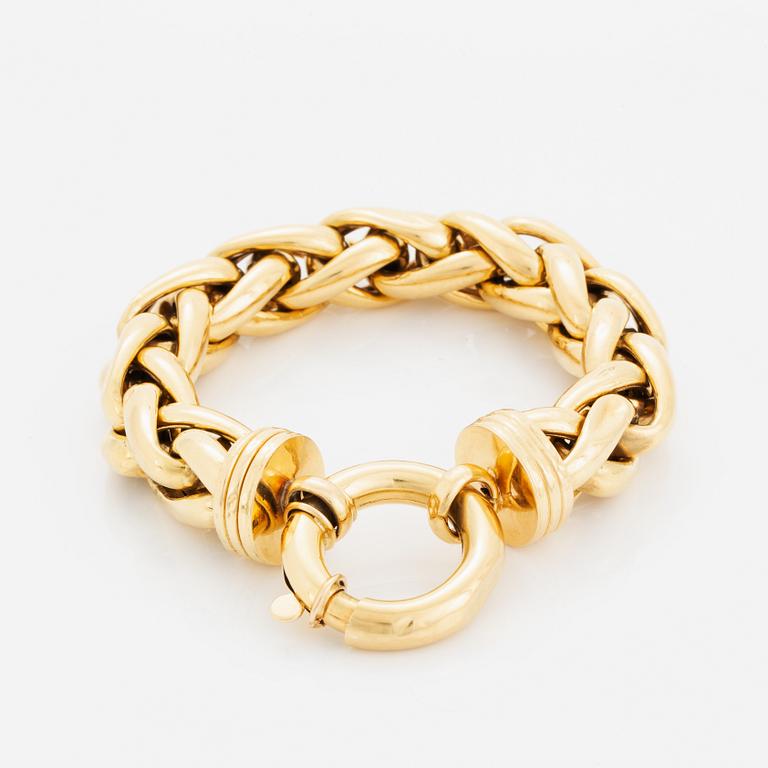 18K gold bracelet.