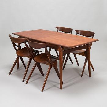 Arne Hovmand-Olsen, 1950's dining table and four chairs for Mogens Kold, A/S Kerteminde, Denmark.