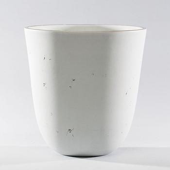VAS, "Grazia", Gustavsberg. Design Stig Lindberg, signerad Stig L, numrerad 226. 1900-talets mitt.