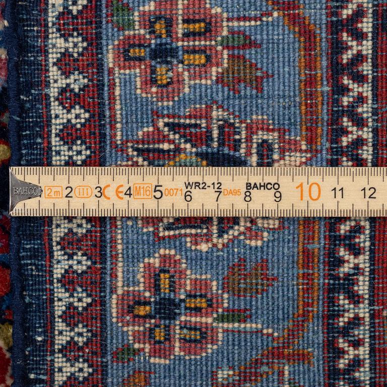 Rug, Keshan, semi-antique, approx. 293 x 222 cm.