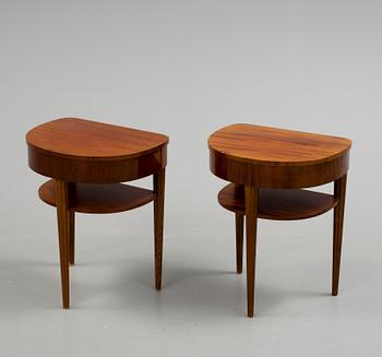 SÄNGBORD, ett par, 1930/40-tal.