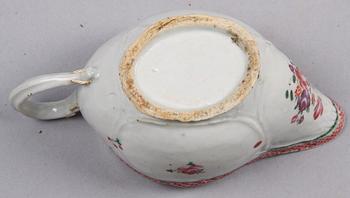 SÅSSNIPA PÅ FAT, porslin, Kina, Qianlong 1736-95.