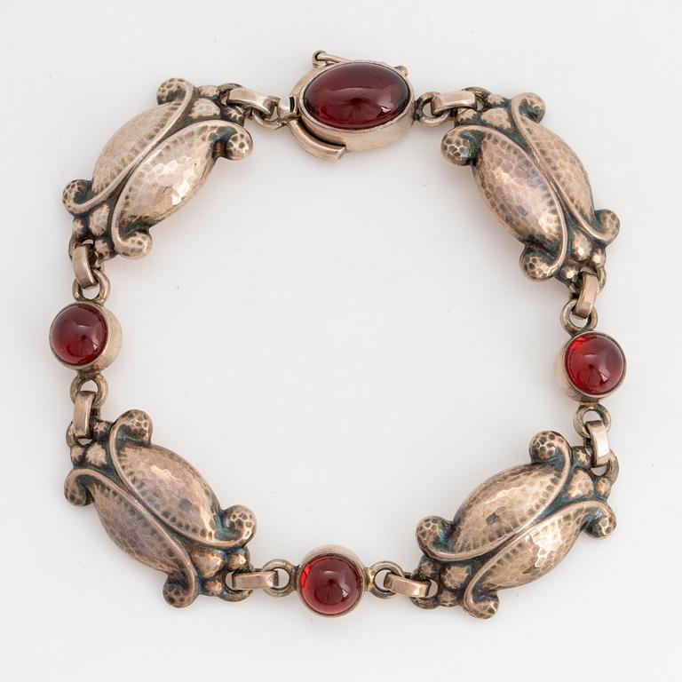 GEORG JENSEN, armband, sterlingsilver med granat.