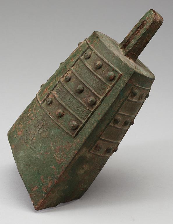 A archaistic bronze bell, presumably Ming dynasty (1368-1644).