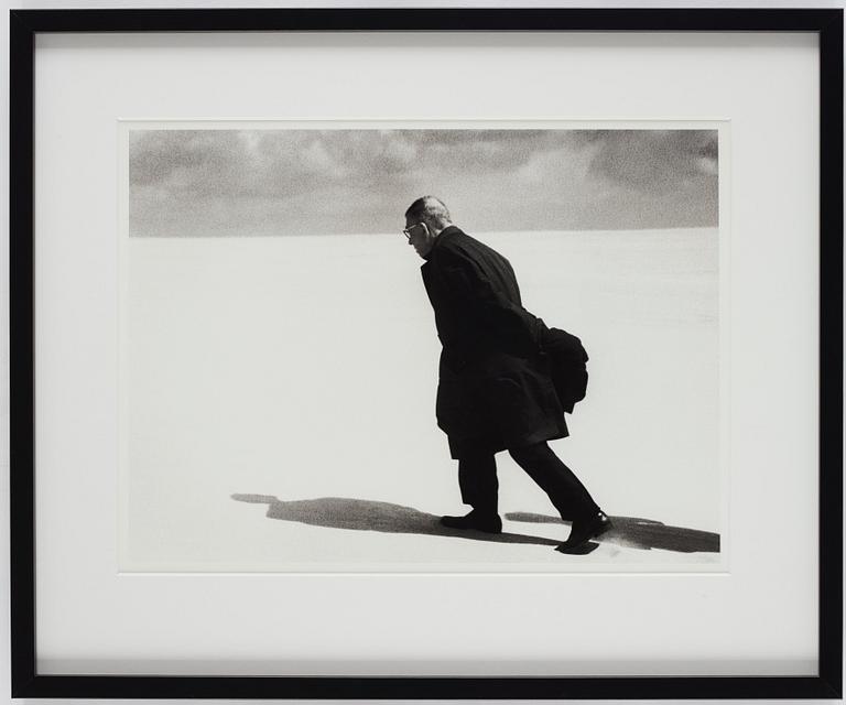 Antanas Sutkus, 'J.P Sartre in Lithuania, Nida, 1965'.