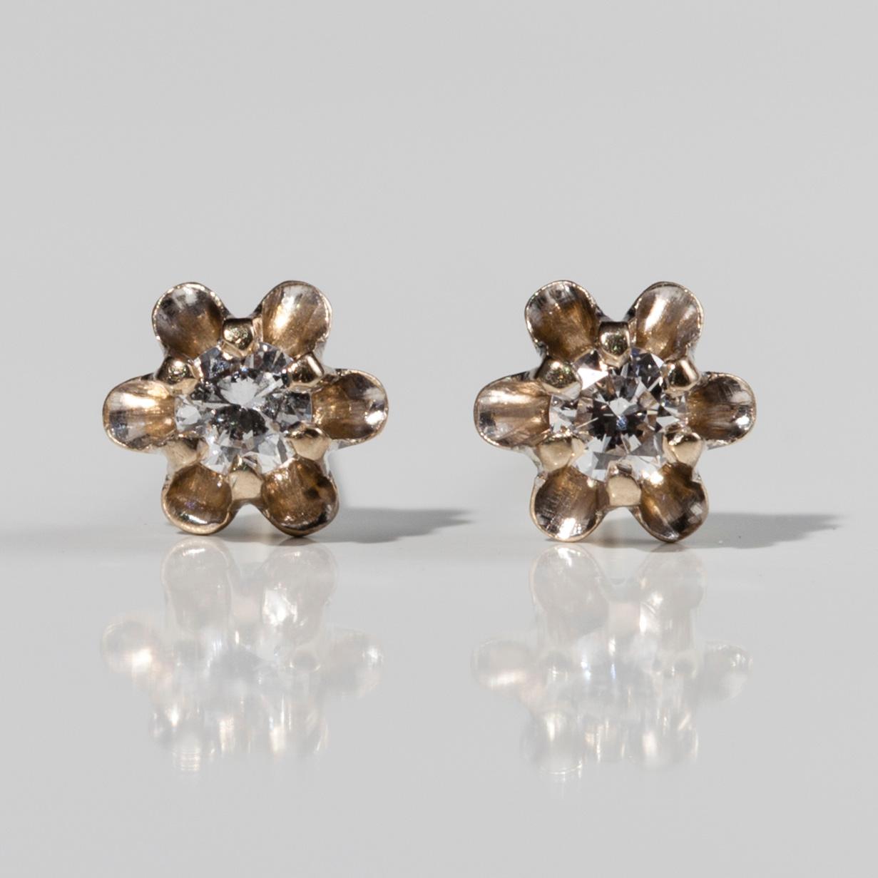 ÖRHÄNGEN, 14K vitguld, briljantslipade diamanter, tot. 0,10 ct. 1900-talets slut.