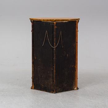 SKÅP, s k Revesjöskåp, allmoge, 1700-tal.