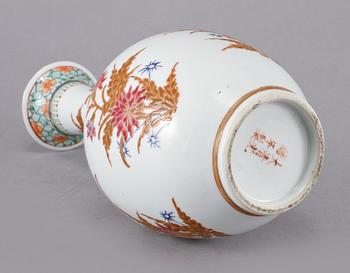 VAS, porslin, Kina, 1900-tal.