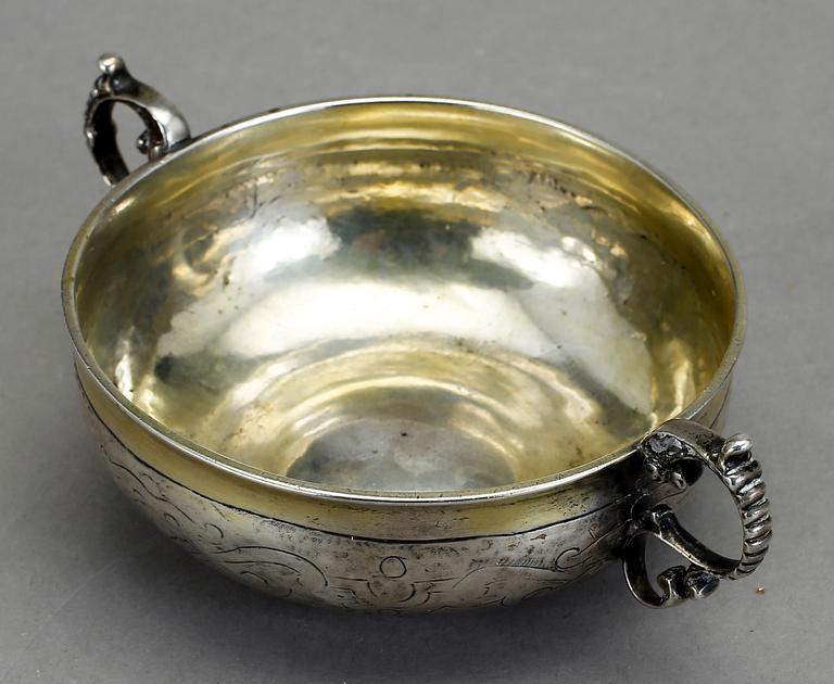 BRÄNNVINSSKÅL, silver, Hans Wiggman, Kalmar, 1712-1761, vikt 86 g.