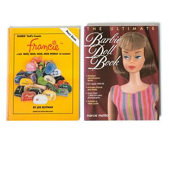 Böcker, Barbie, 16 st,  bland annat, "Barbie - her life and times" & "Barbie Fashion vol I & II".