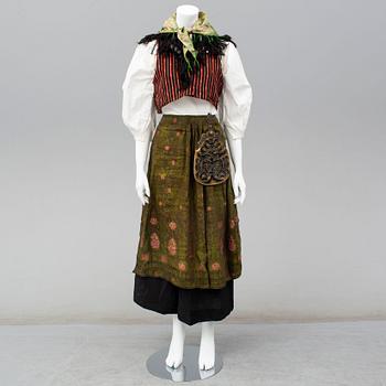 FOLKDRÄKT, 15 delar, Ovanåker, Hälsingland, 1800-1900-tal.
