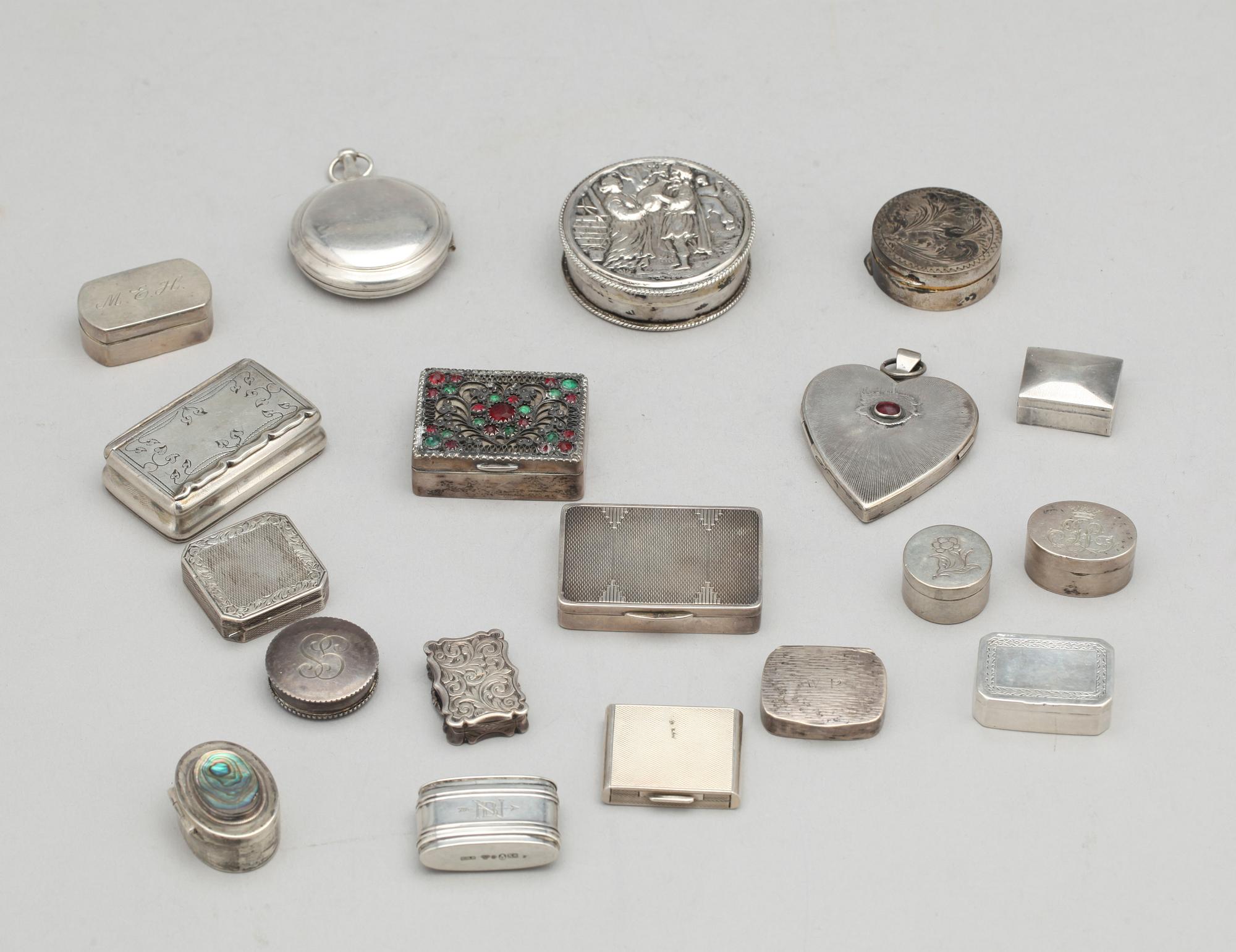 DOSOR, 19 st, silver, olika nationaliteter, 1800-1900-tal. Total vikt ca 364 g.