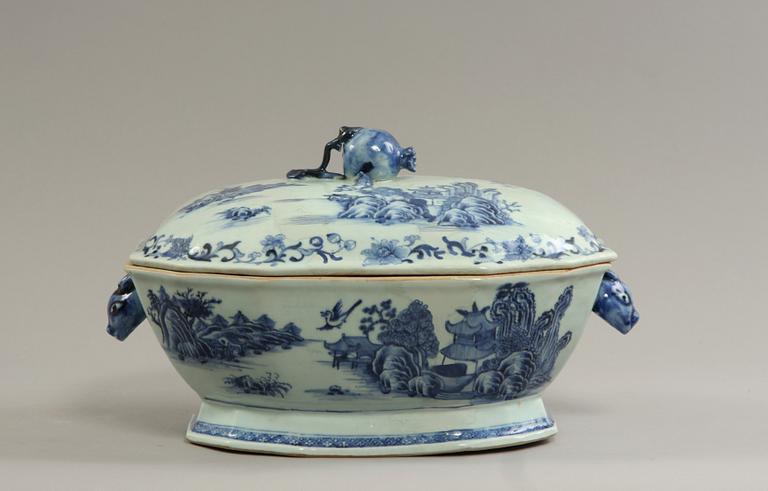 TERRIN MED LOCK, porslin, Kina Qianlong 1700-tal.