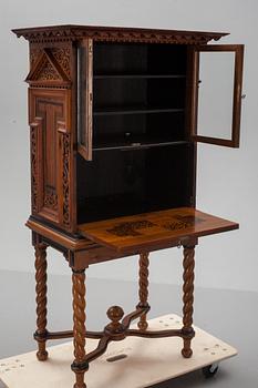 BARSKÅP, renässansstil. 1800-tal.