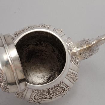 KAFFEKANNA, låghaltigt silver, Tyskland, 1900-tal, vikt 865 gram.