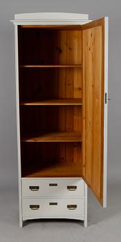 GARDEROBSSKÅP, tidigt 1900-tal.