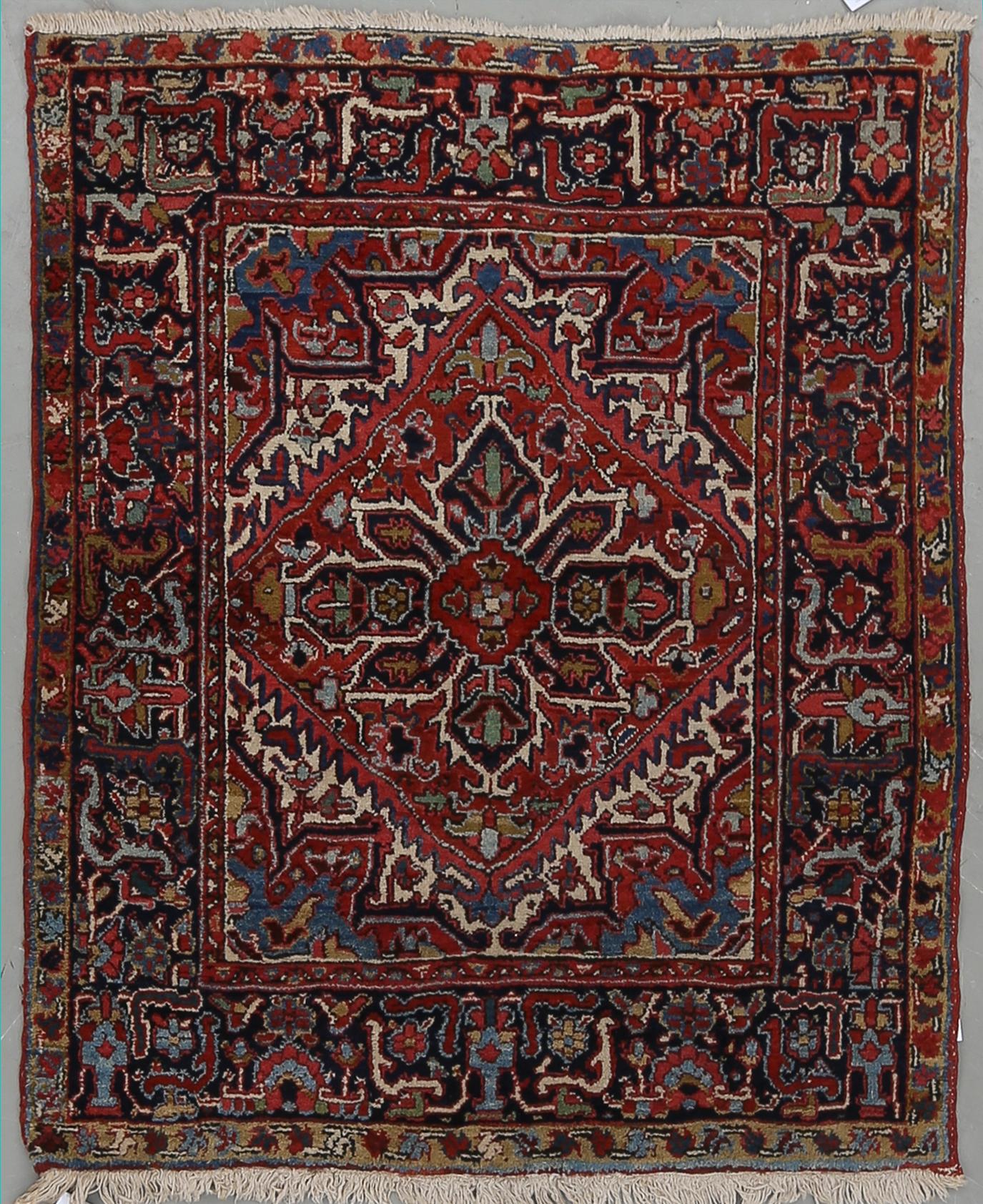 MATTA, semiantik Heris, ca 127x113 cm.