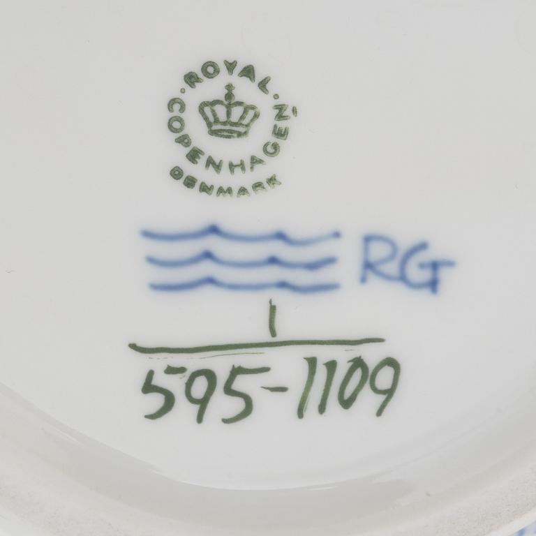 Royal Copenhagen, servisdelar, 12 st, porslin, "Musselmalet", Danmark.