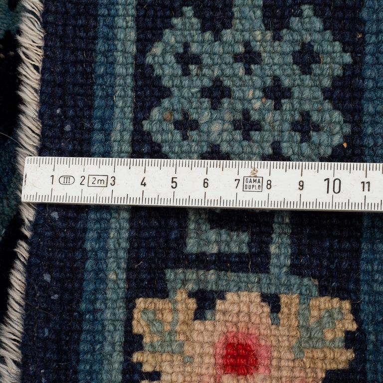 MATTO, semi-antique Baotou, China, ca 135 x 70 cm.