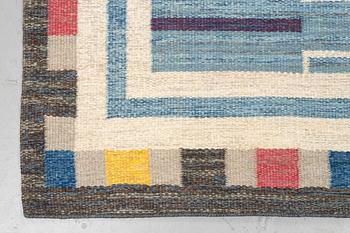 A carpet, flat weave, ca 300 x 194 cm, Sweden.