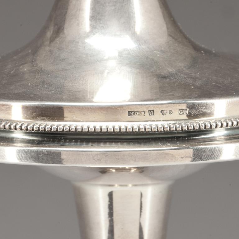 LJUSSTAKAR, ett par, silver, MGAB, Uppsala 1957.