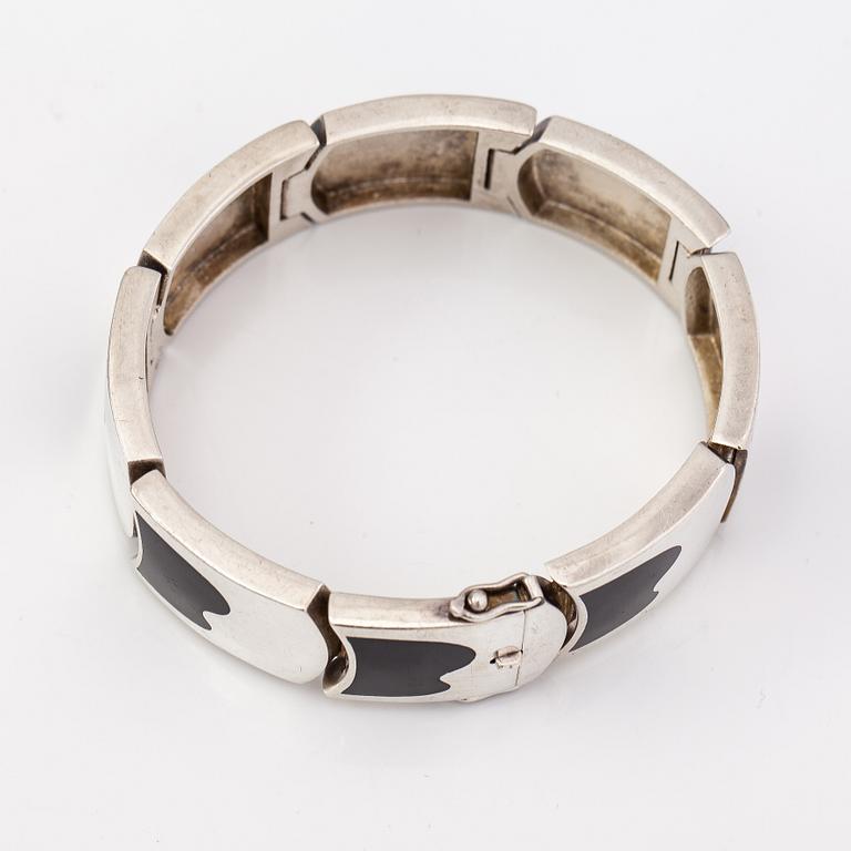 Juhani Linnovaara, A sterling silver and enamel bracelet. Lapponia 1974.