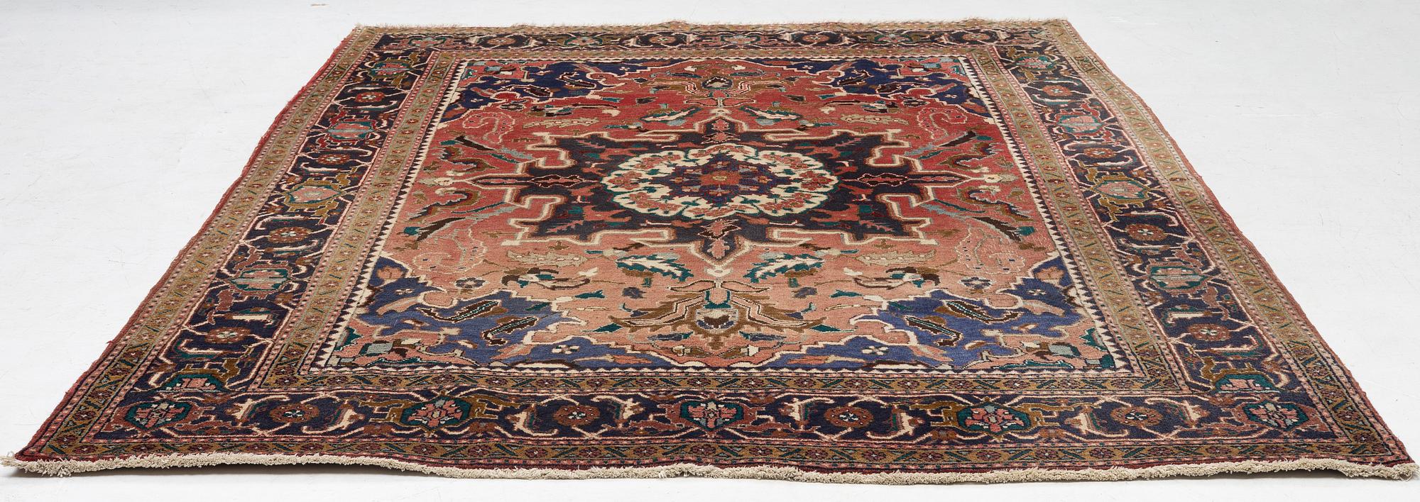 Matta, Heris, ca 330 x 234 cm.