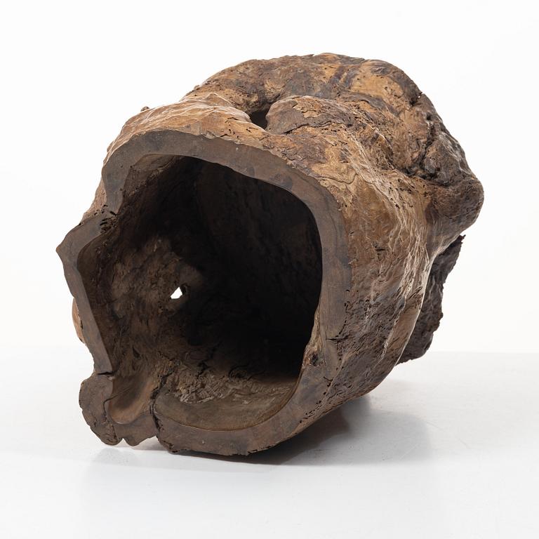 A Chinese brush pot, 20th century.
