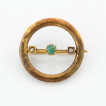 Brooch 14K gold with emerald and rose-cut diamonds.