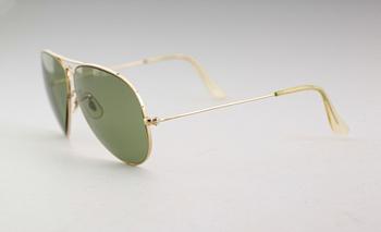 SOLGLASÖGON, 1 par, Ray Ban.