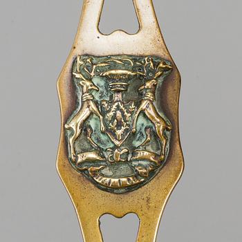 A brass chestnut roaster, 19th century.