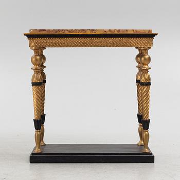 Konsolbord, tillskrivet Jonas Frisk (spegelfabrikör i Stockholm 1805-24), Sengustavianskt.