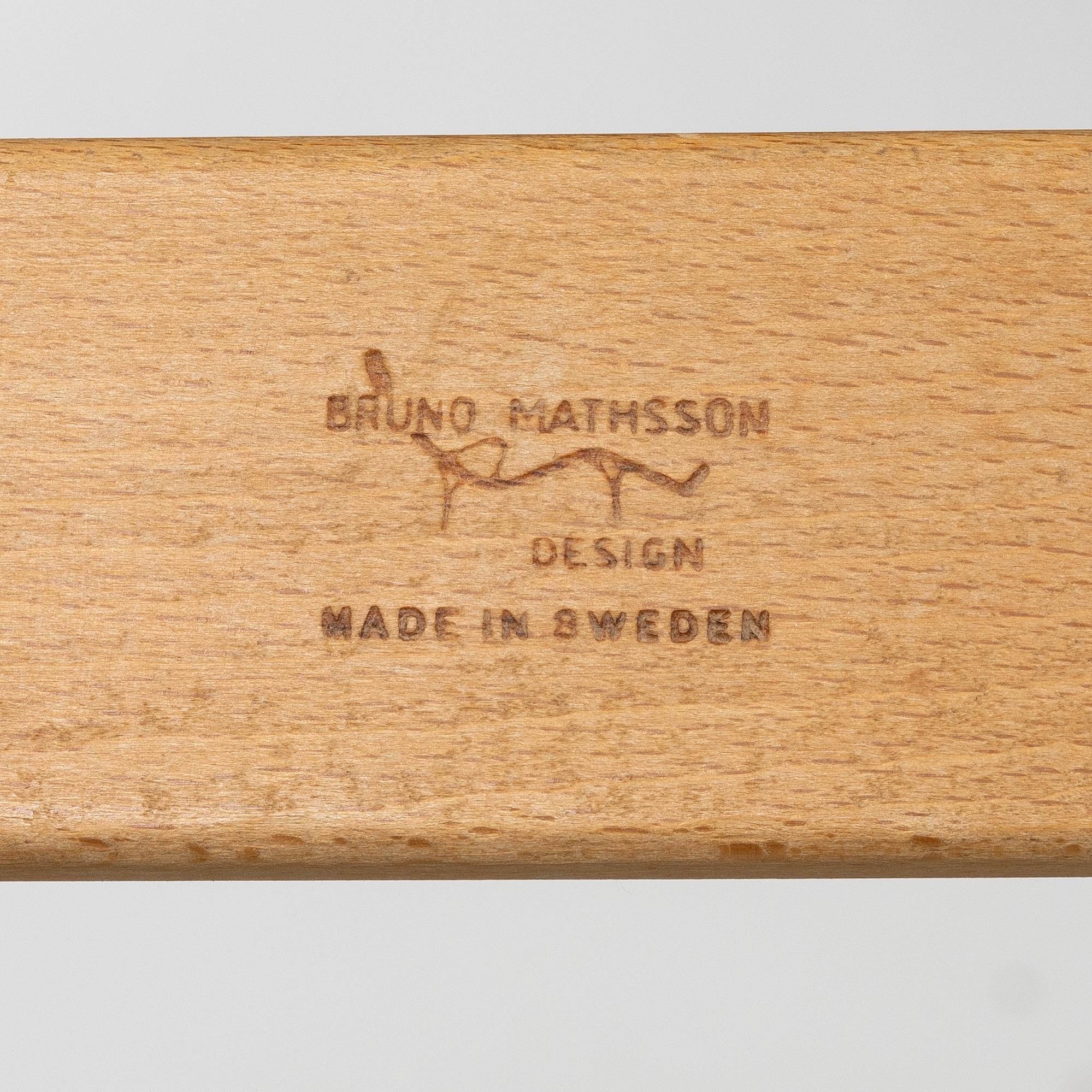Bruno Mathsson, fåtöljer, ett par, "Eva", Firma Karl Mathsson, Värnamo, 1976.