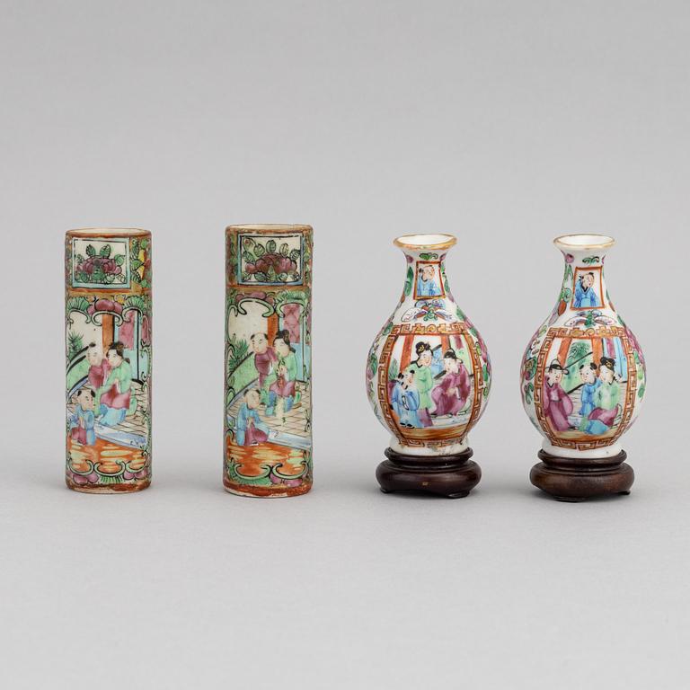 A group of Chinese miniature objects, 19th/20th century, 14 pieces.