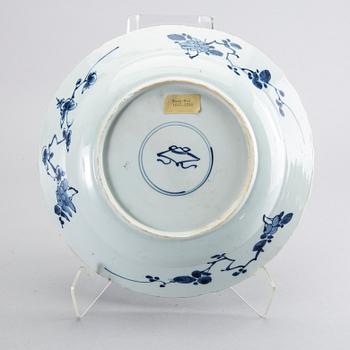 A Chinese Kangxi porcelain plate.