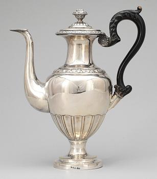 KAFFEKANNA, silver, empire, Lars Magnus Sjöberg, Stockholm, 1841. Total vikt ca 884g.