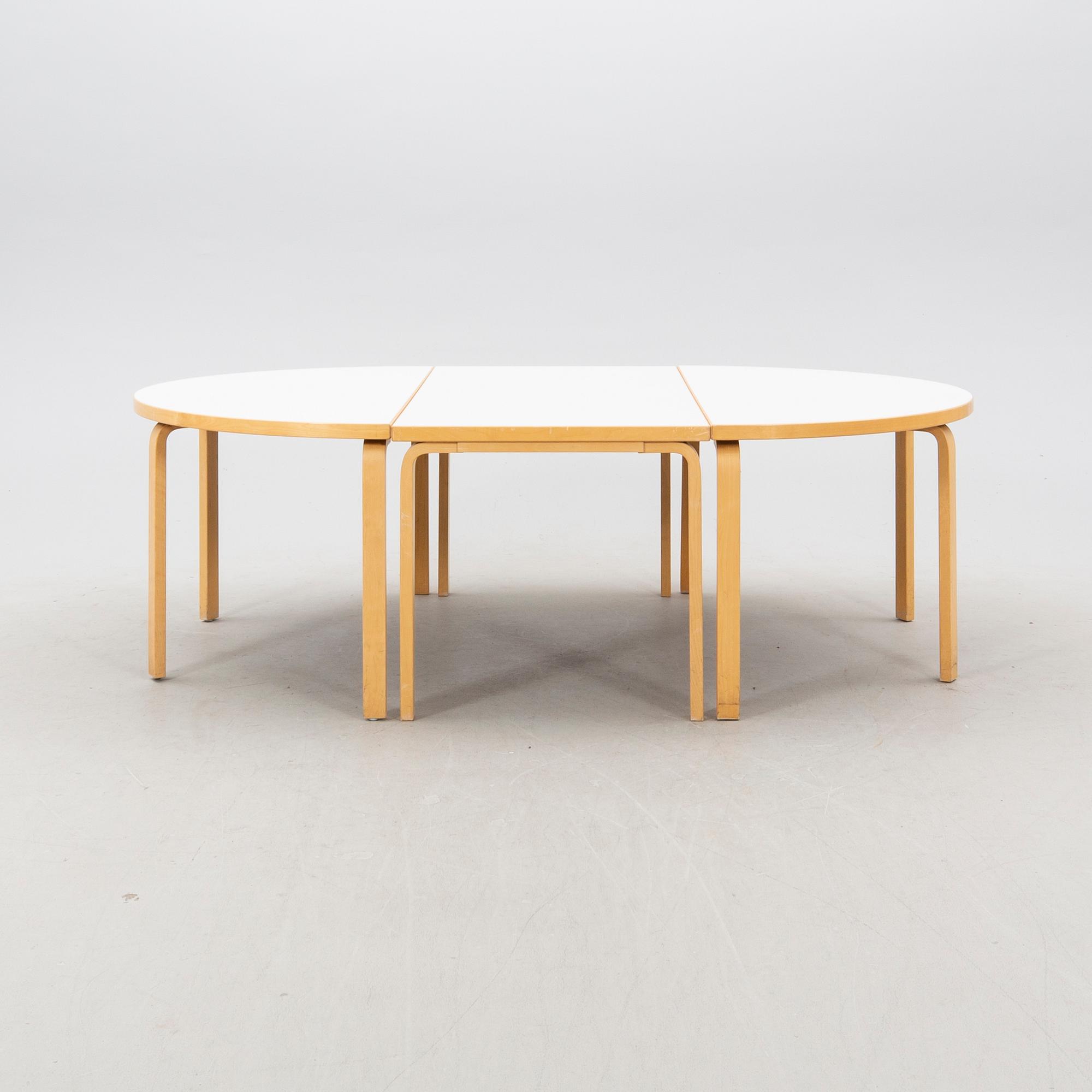 Alvar Aalto, bord modellnr 81a samt 95 Finland 2000-tal.