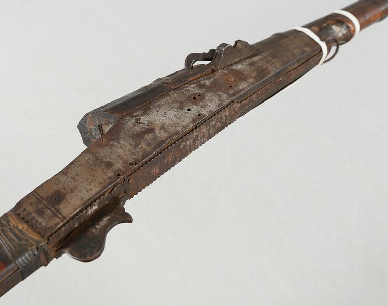 A indo-persian matchlock rifle, 19th century.