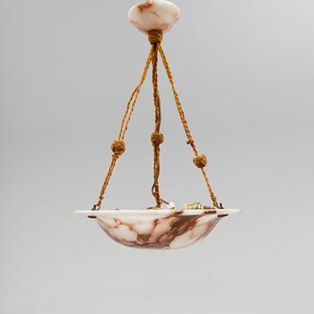 TAKAMPEL, alabaster, 1900-talets första hälft. Höjd 65 cm.